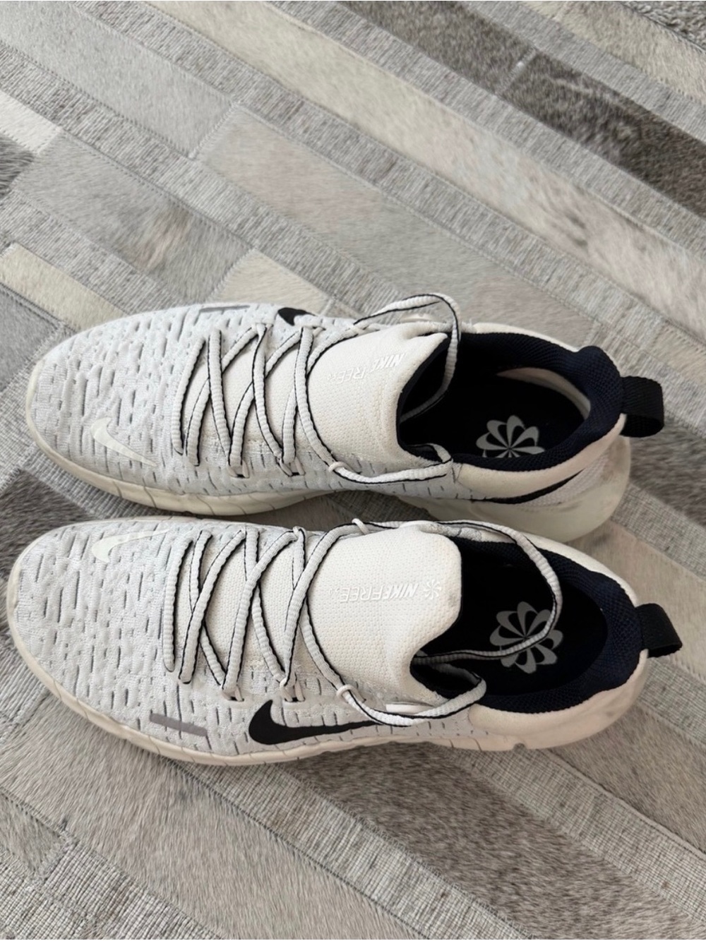 Nike’s Free Run Grey Black Athletic Sneakers - Picture 4 of 5